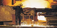 Промышленность выходит в лидеры роста