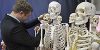 Сначала вылечим врачей