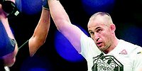 Пояс Макгрегора и гимн СССР. Как прошел первый в России турнир UFC