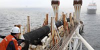 «Газпром» вытесняют из трубы