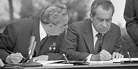 Ядерному миру — да, да, да