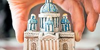 Кто храм грядущий нам построит?