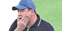 Заканчивает с футболом?