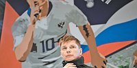 Андрей Аршавин: «Сегодня России говорят играть без флага и гимна, завтра – без майки и трусов»